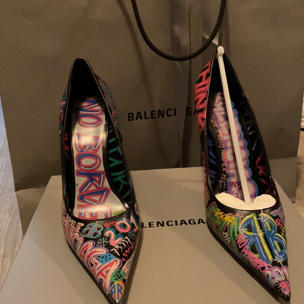 Balenciaga graffitti printed leather pumps